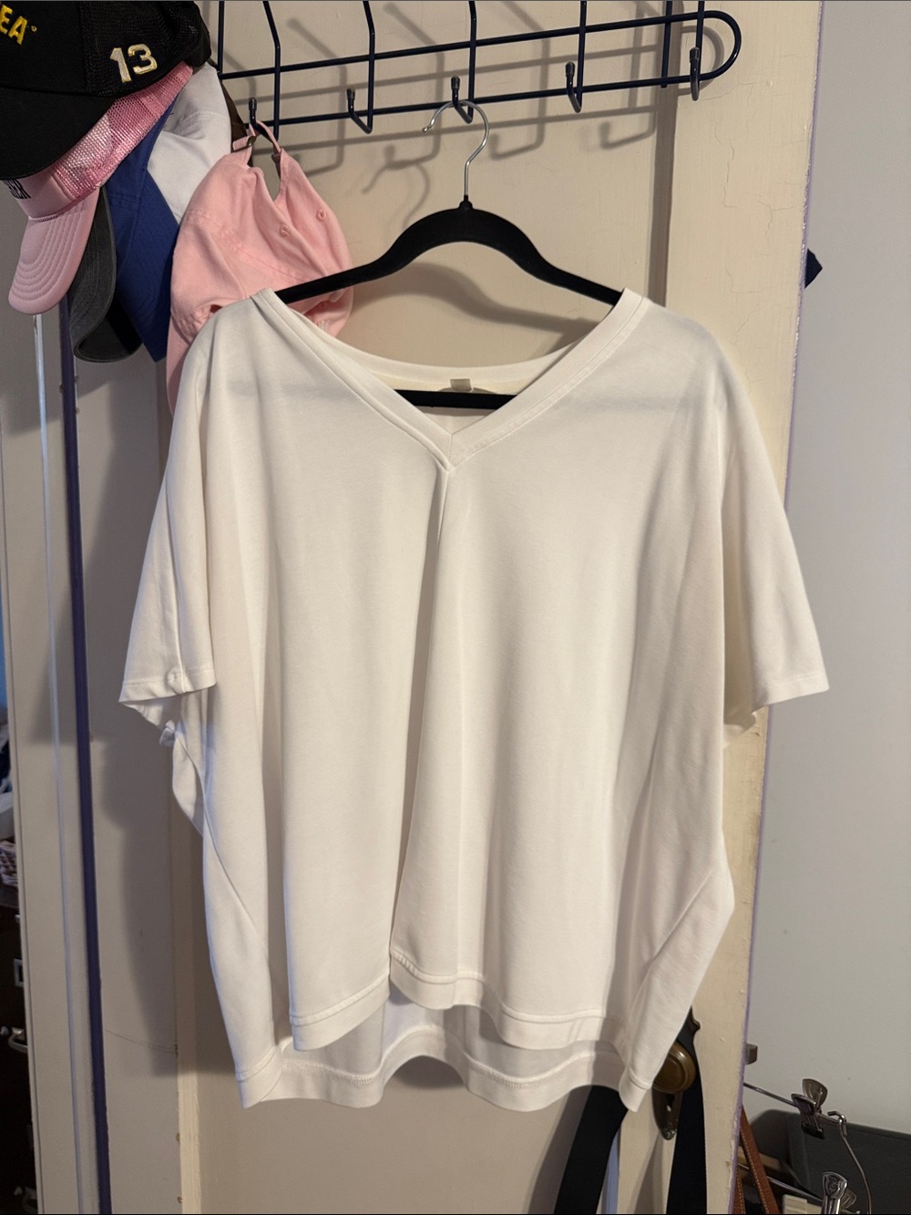 Relaxed V-Neck Short Sleeve Top - White